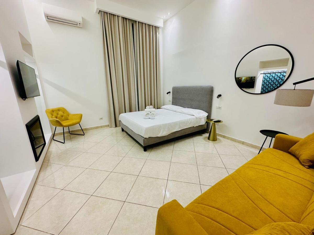 נאפולי Garibaldi 118 Luxury Apartment מראה חיצוני תמונה